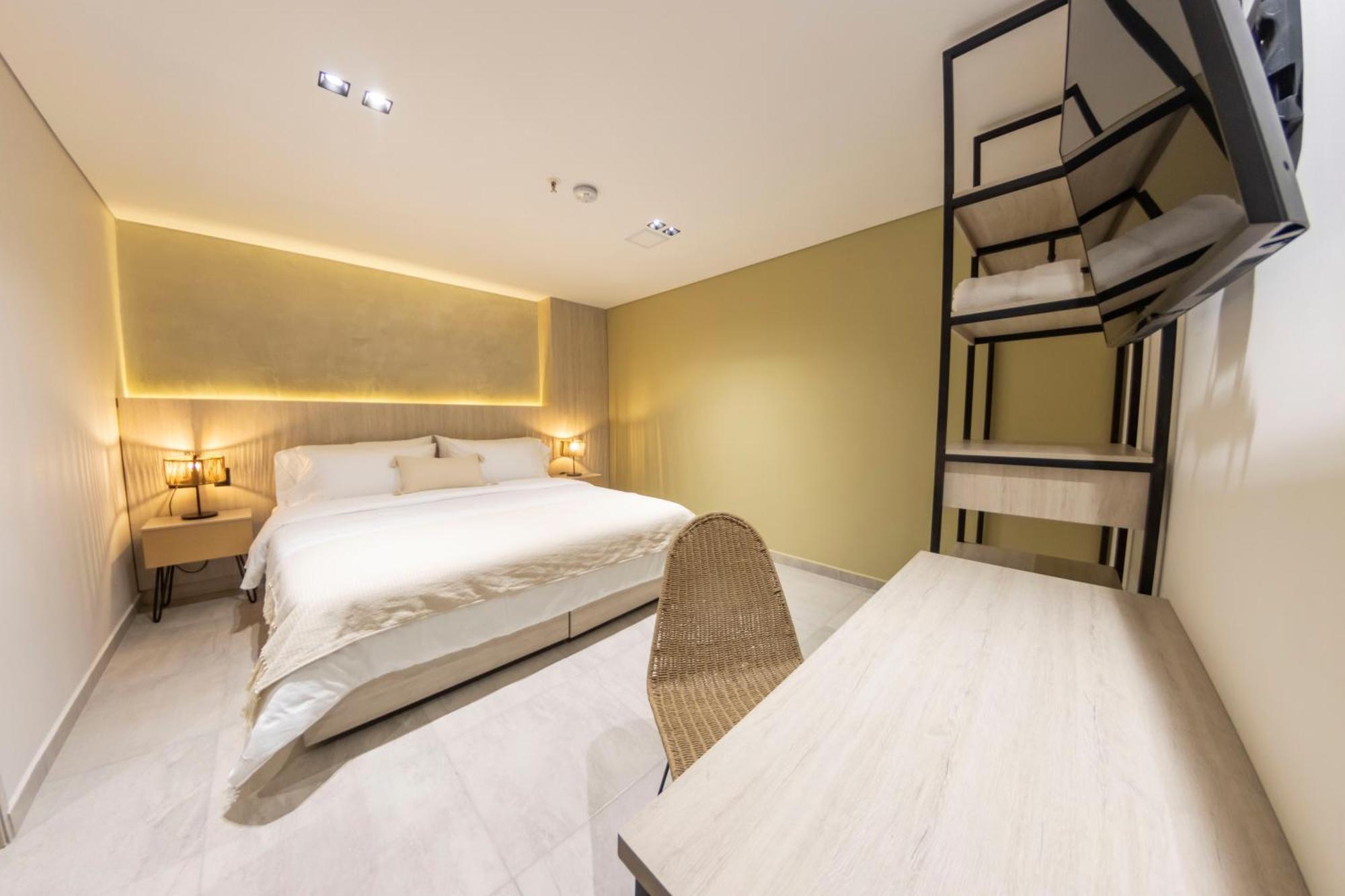 Sonata 44 Hotel Laureles Меделин Екстериор снимка