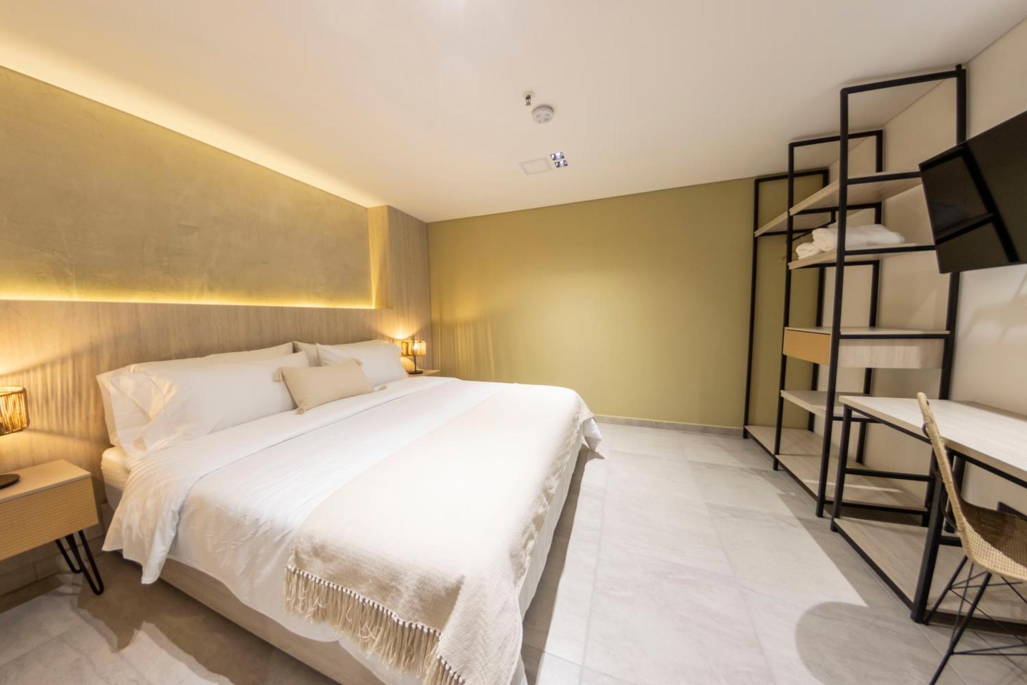 Sonata 44 Hotel Laureles Меделин Екстериор снимка